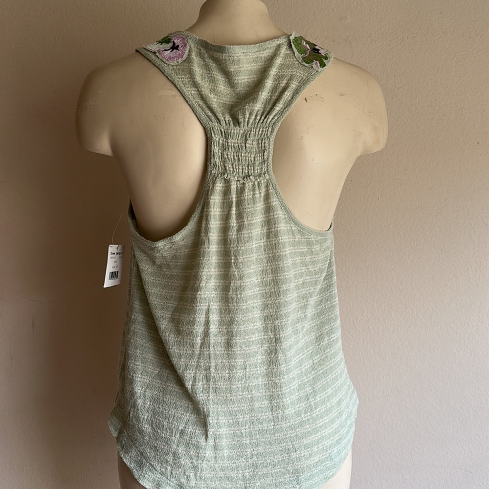 Free people top with embroidered Small NWT - Picture 4 of 4